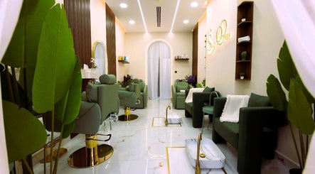 Image de Sally Queen Salon 2