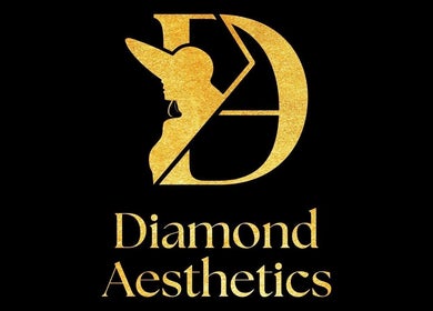 Goldenes Logo von Diamond Aesthetics in Villach, Kärnten, AT auf schwarzem Hintergrund.