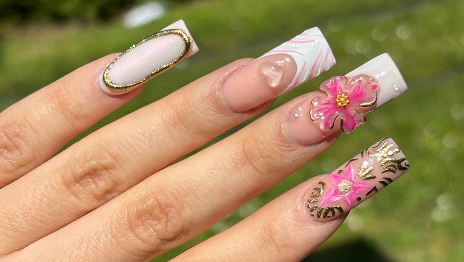 Marididmynails image 1