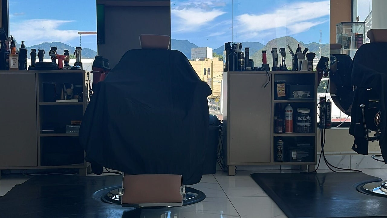 Los Elegidos Barberia Joaquin Inchaustegui nivel 3 plaza downtown