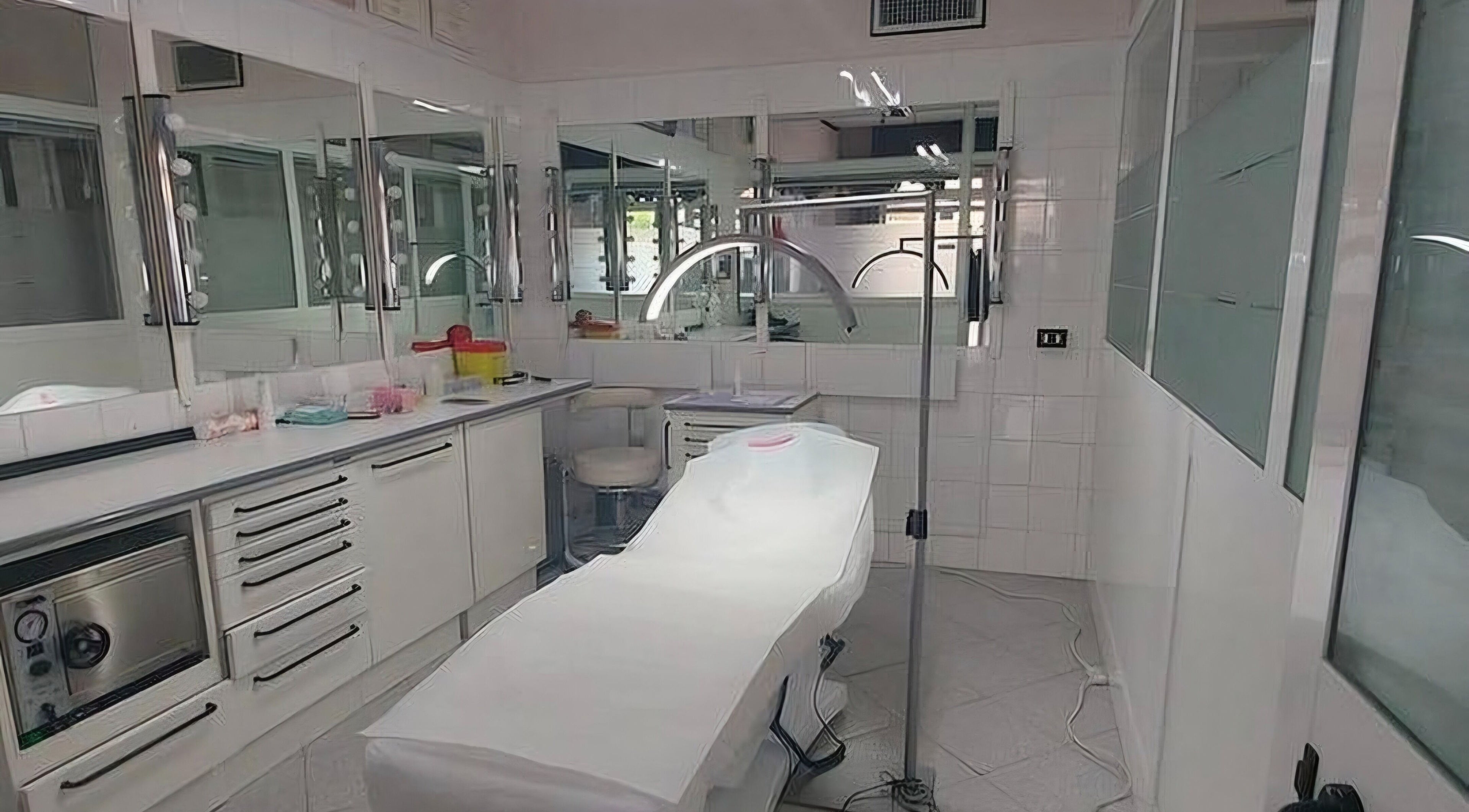 Sala trattamento elegante presso PIA Progetto Immagine Academy a Roma, Lazio, IT con attrezzature moderne.