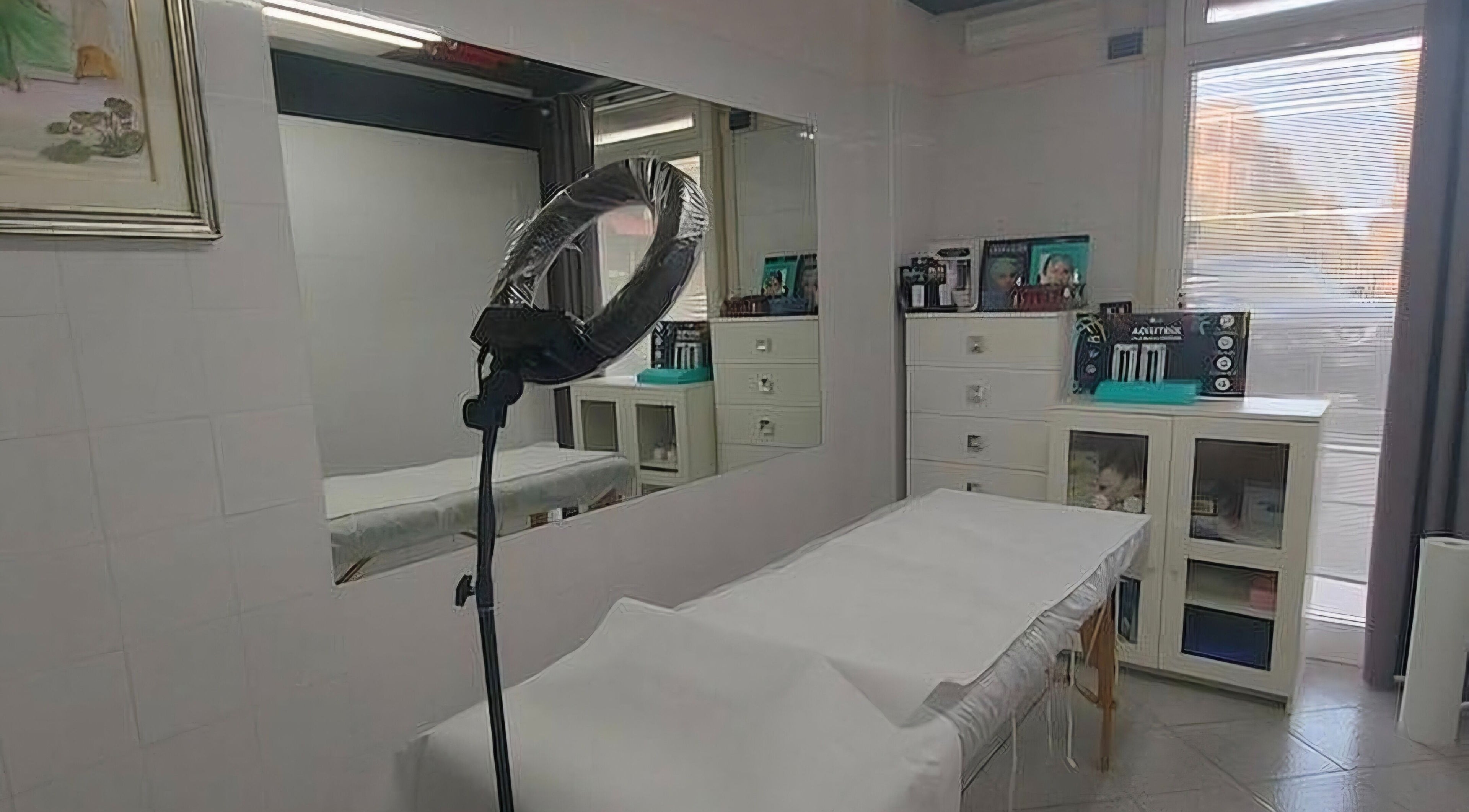 Stanza di trattamento a PIA Progetto Immagine Academy, Roma, Lazio, IT rifinita con arredi moderni.