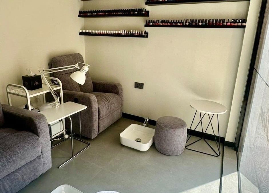 Relaxing pedicure chairs at Mike's Beauty Lounge, أبو ظبي, Abu Dhabi, AE. Ideal for a tranquil beauty experience.