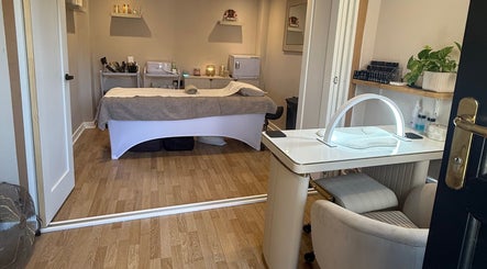 The Academy and Beauty Room, bilde 3