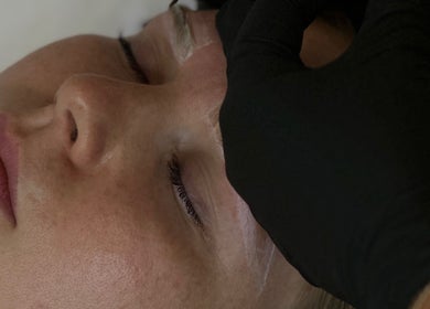 Eyebrow shaping at Perfect Beauty Setubal, Setúbal, Setúbal, PT, enhancing facial beauty.