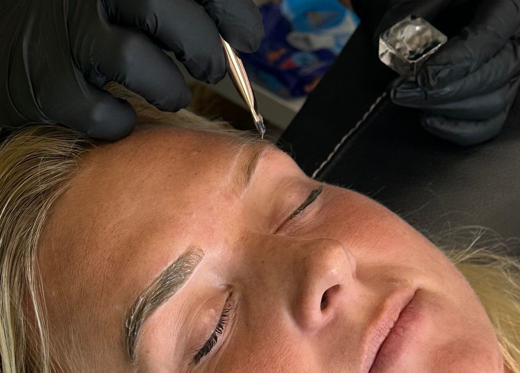 Microblading service at Perfect Beauty - Lisboa, Lisboa, PT enhancing eyebrow precision.