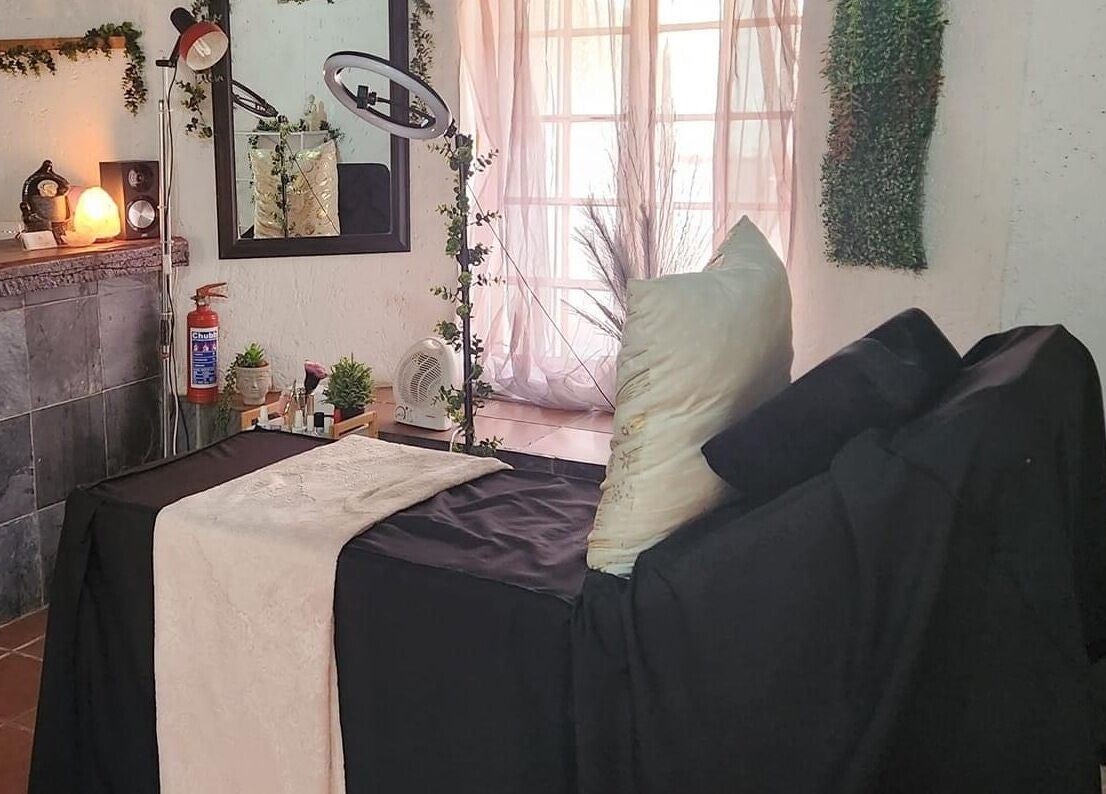 Relaxing treatment space at Bron’s Boho Beautique in Centurion, Gauteng, ZA with serene decor and soft lighting.