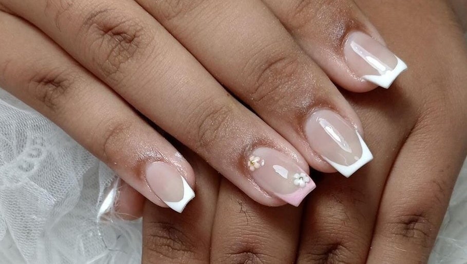 Paola Nails image 1