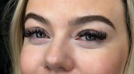 Diana R Lashes image 3