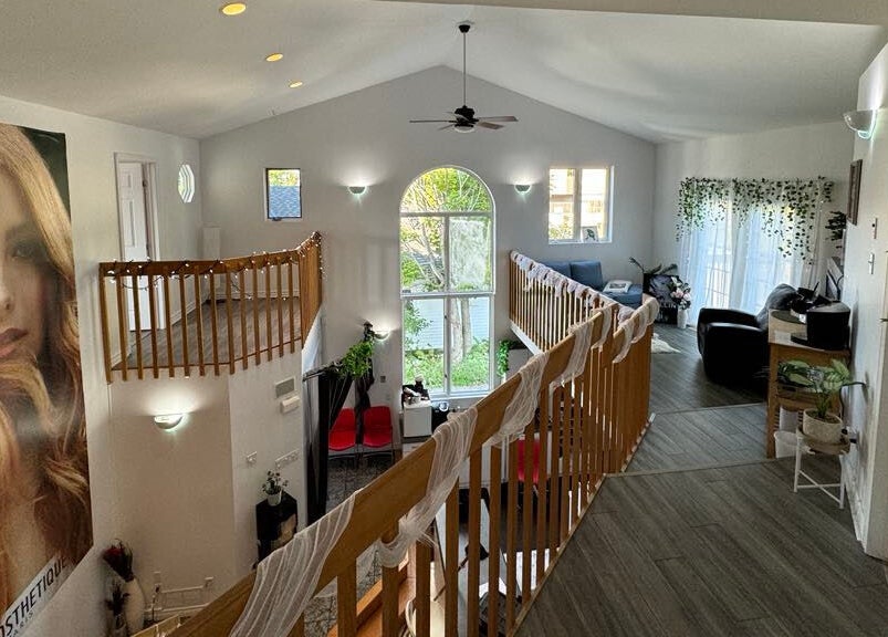 Espace lumineux et accueillant de L’espace Beauté Elle Et Lui à Gatineau, Québec, CA.