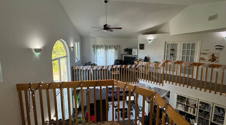 Intérieur spacieux et lumineux de L’espace Beauté Elle Et Lui à Gatineau, Québec, CA.