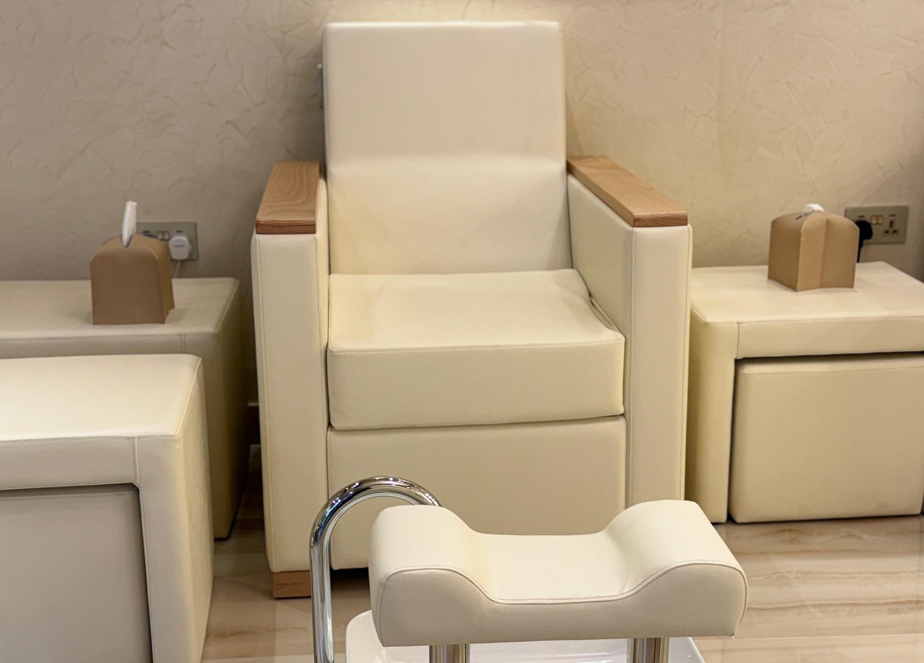 Luxurious pedicure chair at Vanilla Glow Beauty Salon, دبي, دبي, AE, offering ultimate relaxation.