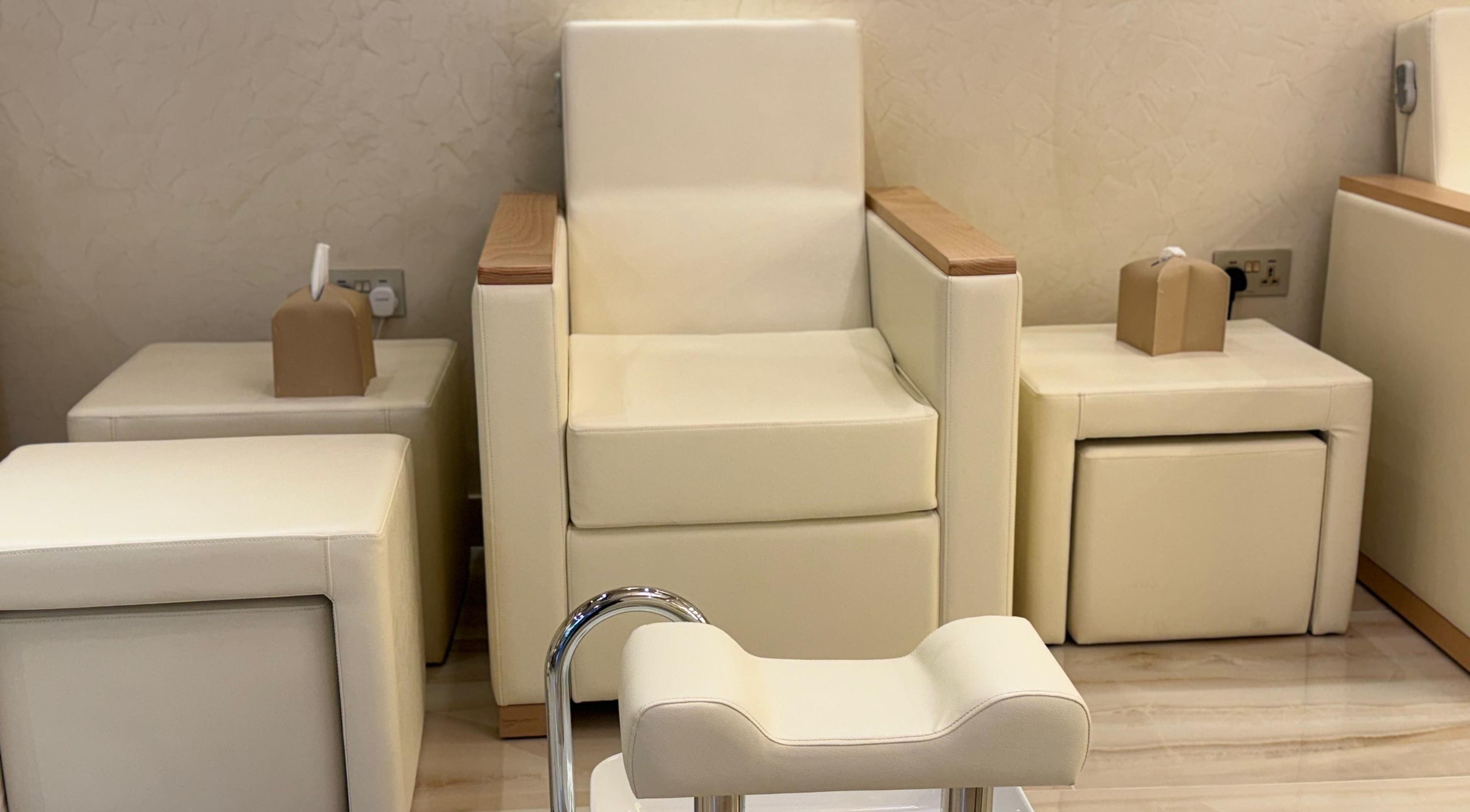 Luxurious pedicure chair at Vanilla Glow Beauty Salon, دبي, دبي, AE, offering ultimate relaxation.