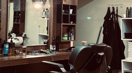 Reina Coiffeur & Barber Shop