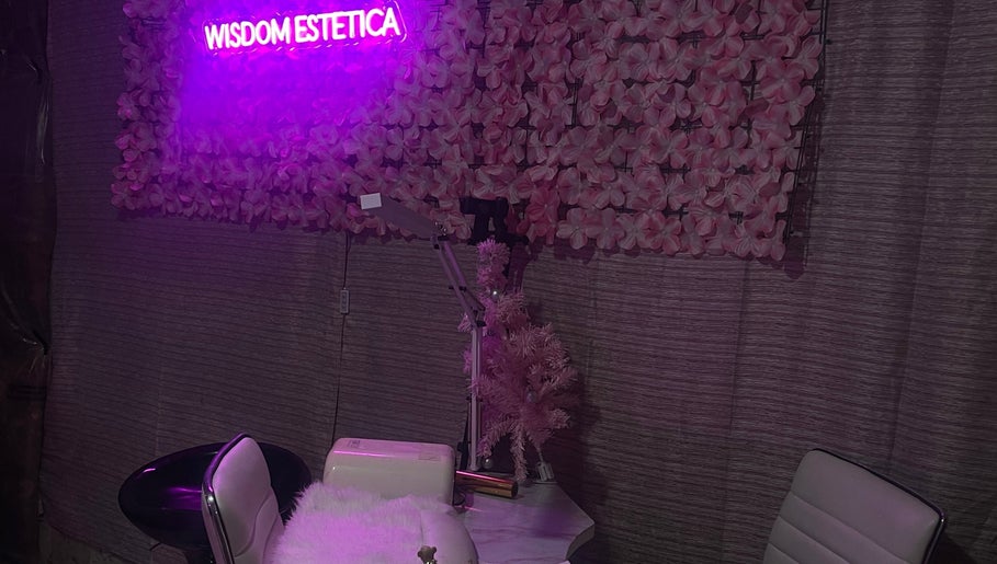 Cozy flower-themed beauty station at Wisdom Estética, Caledonia, Ontario, CA.