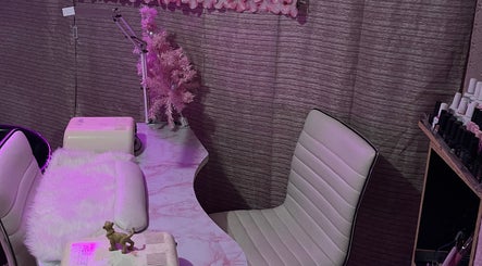 Elegant nail station with plush seating at Wisdom Estética, Caledonia, Ontario, CA.