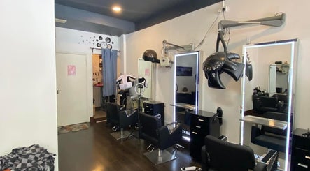 Ami’s Hair Salon billede 2