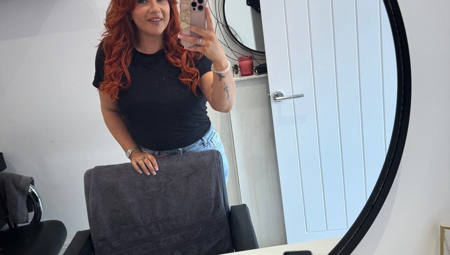 Friendly stylist at LAB Hair Lashes in Welling, England, GB offers top-notch beauty services.