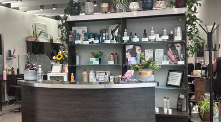 Salon Sole Aveda