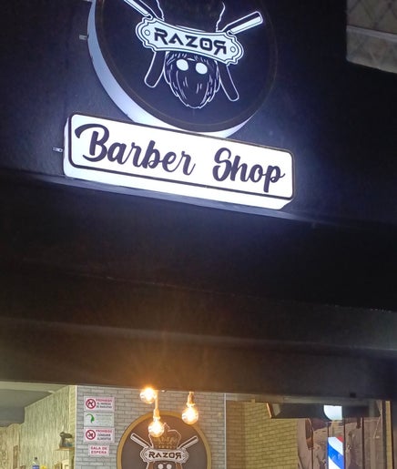 RAZOR barbershop image 2