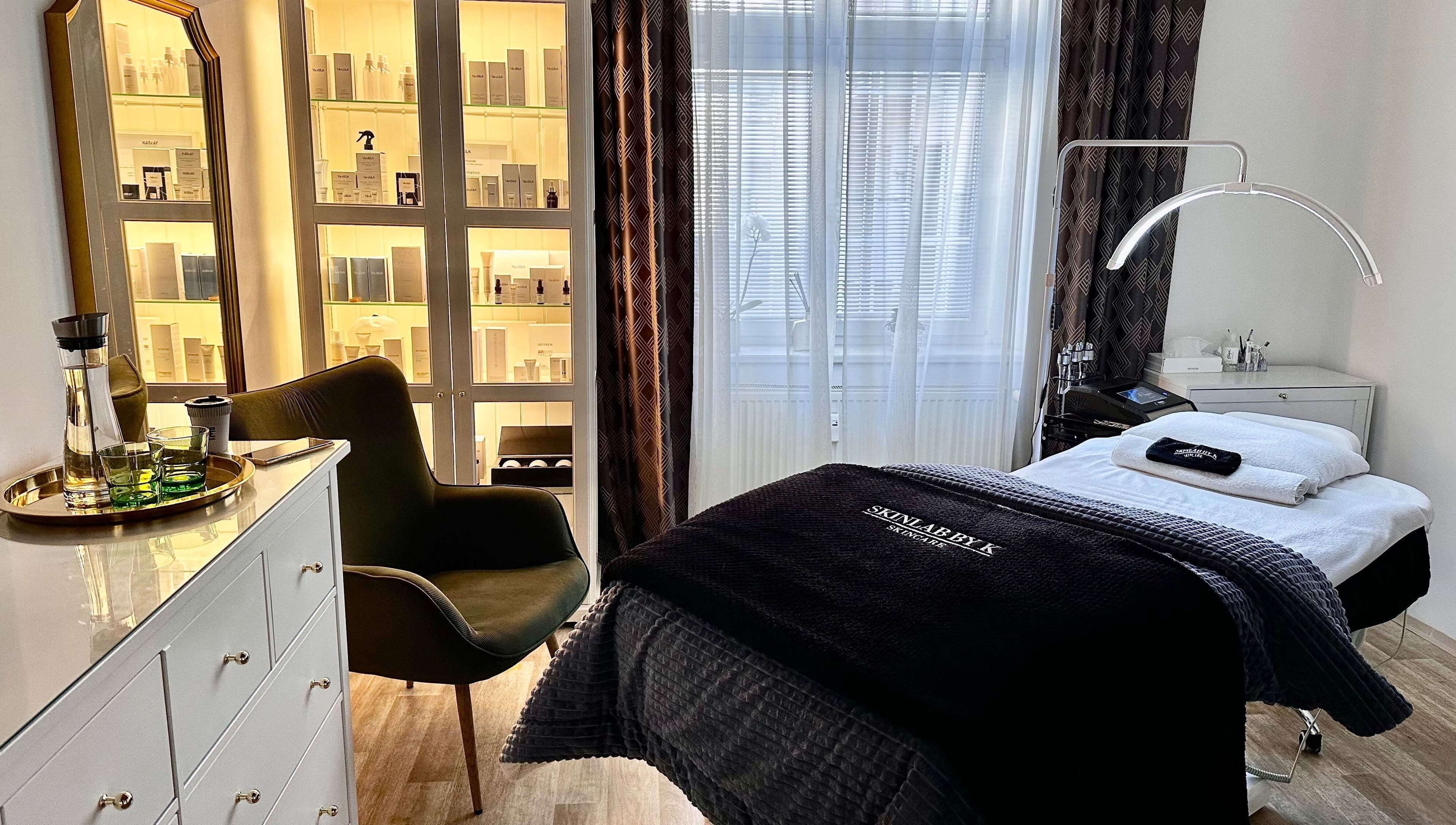 Luxusní místnost v Kosmetický salon Beauty Hair Health Skinlab by K, Hlavní Město Praha, CZ.