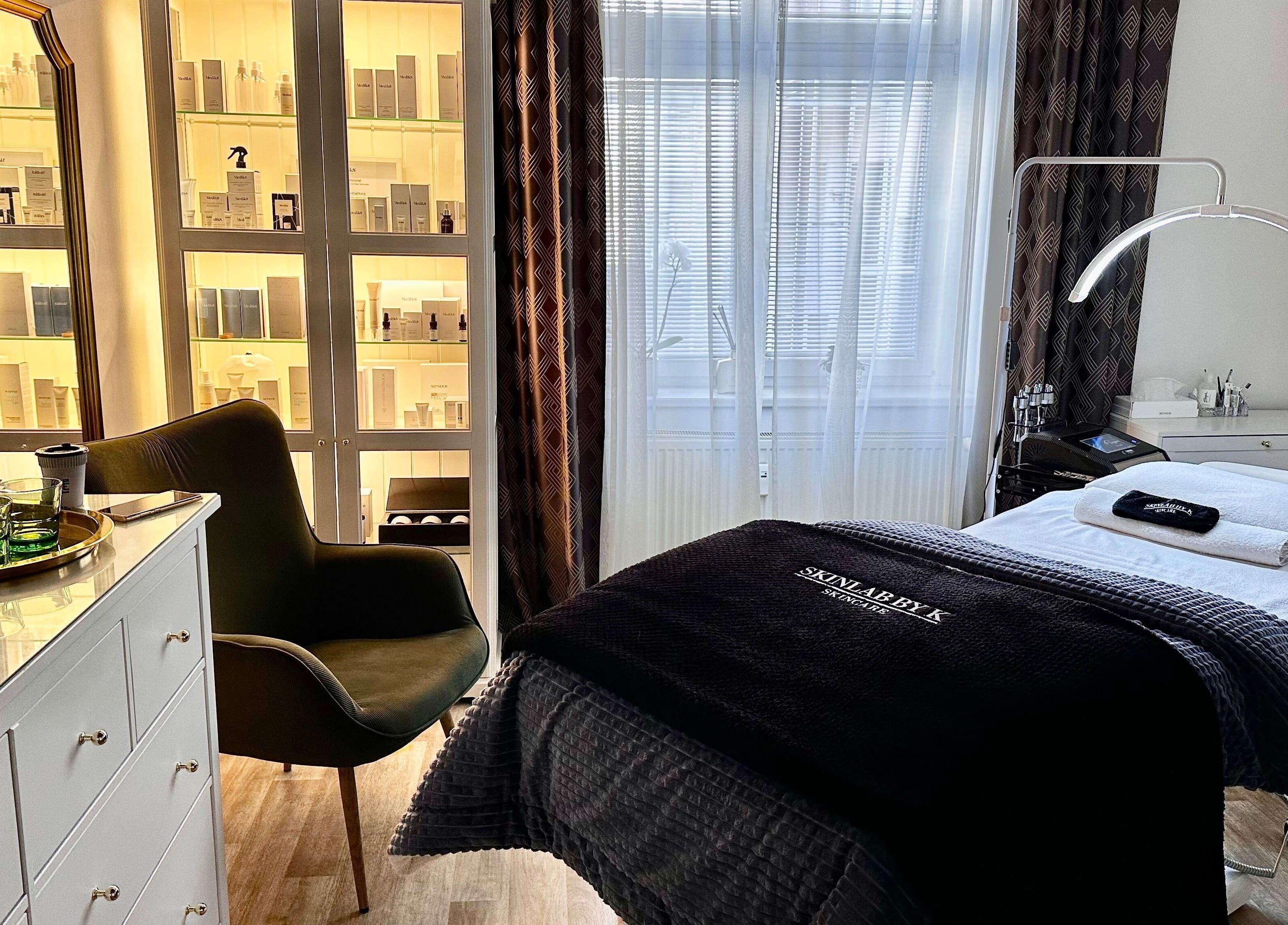 Luxusní místnost v Kosmetický salon Beauty Hair Health Skinlab by K, Hlavní Město Praha, CZ.