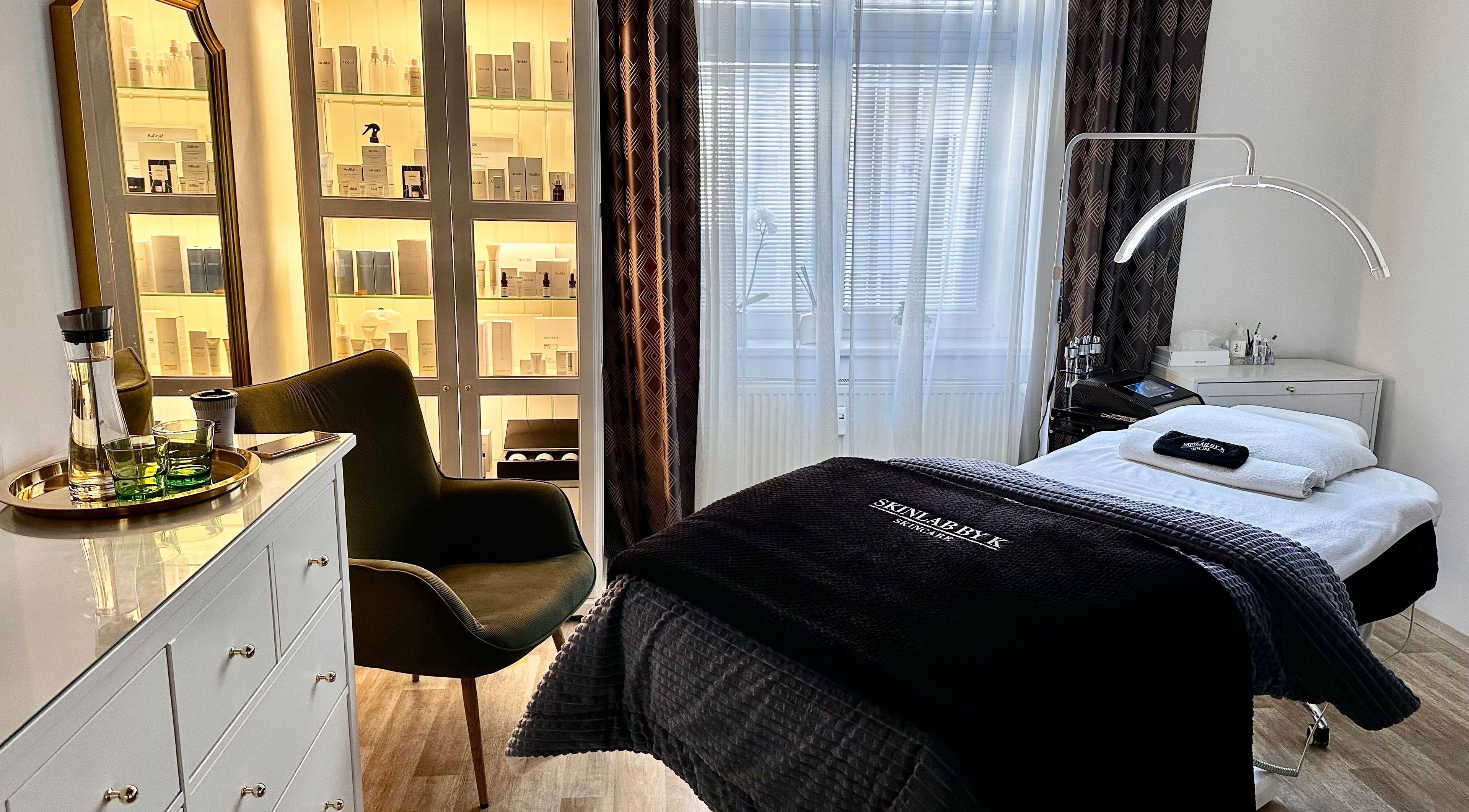 Luxusní místnost v Kosmetický salon Beauty Hair Health Skinlab by K, Hlavní Město Praha, CZ.