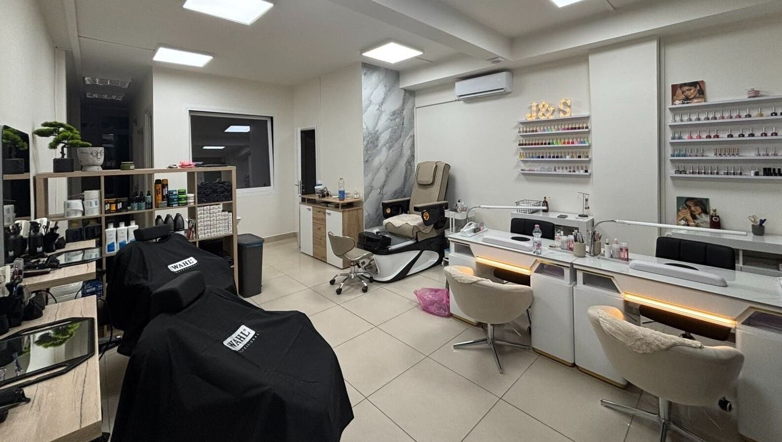 Modern szépségápolási szalon a Job Training & Service Kft-nél, Budapest, Magyar, HU.