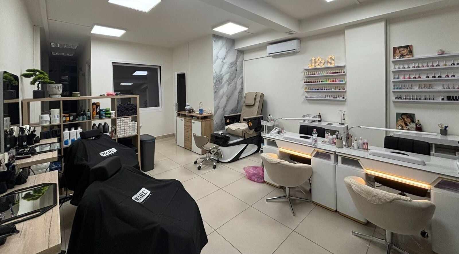 Modern szépségápolási szalon a Job Training & Service Kft-nél, Budapest, Magyar, HU.