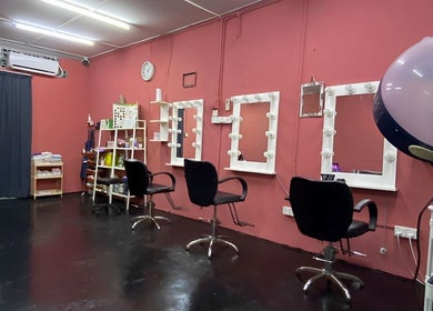 Modern styling chairs and mirrors at NJ Beauty Salon & Spa Muslimah, Pengkalan Chepa, Kelantan, MY.