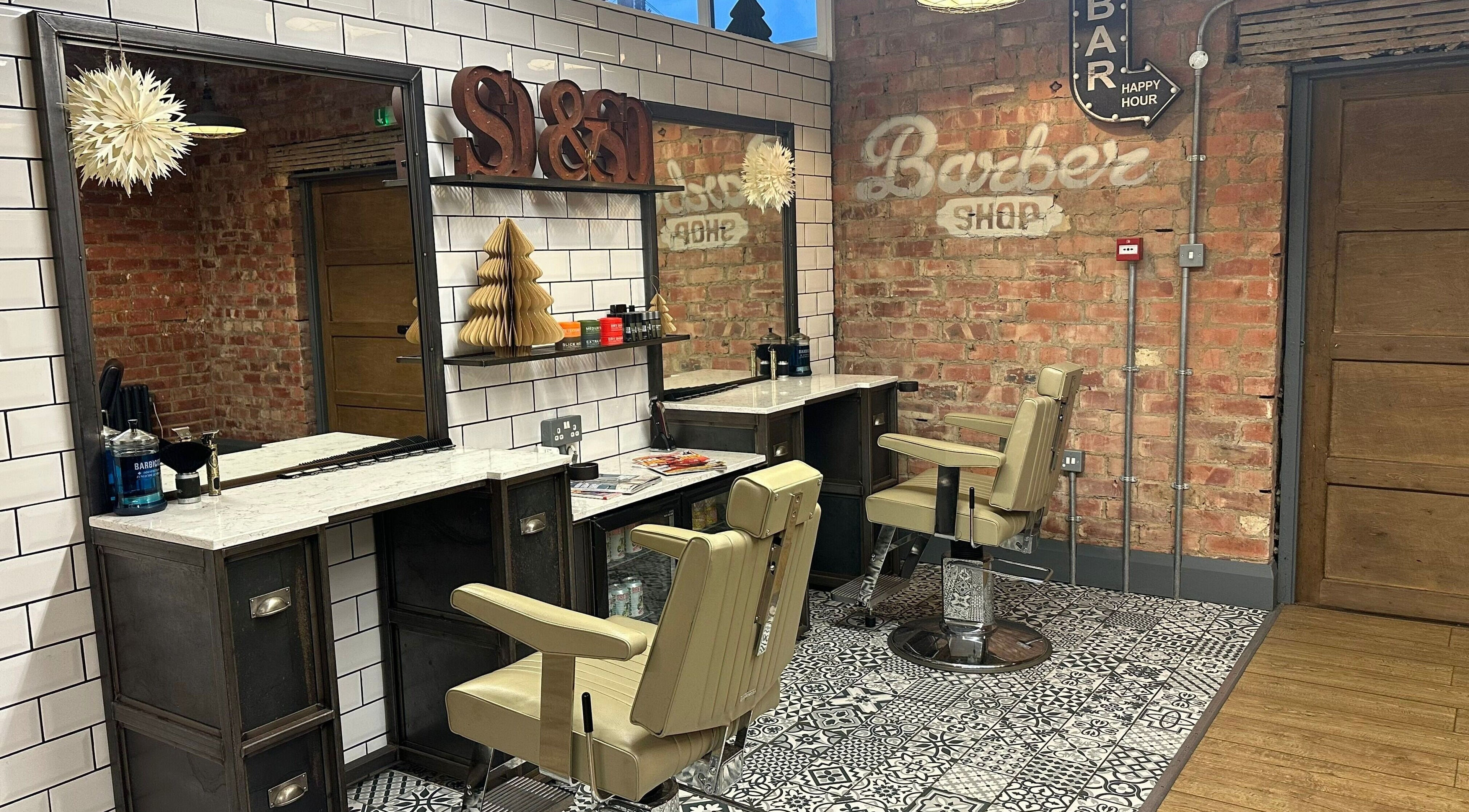 Vintage salon chairs in So & So Hairdressing, Whitley Bay, England, GB with stylish interiors.