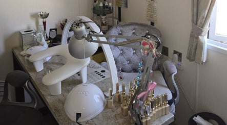 Melonie's Nail Salon