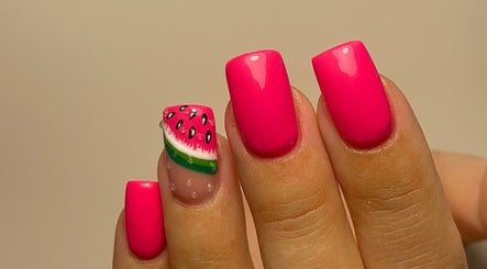 V&N’ails