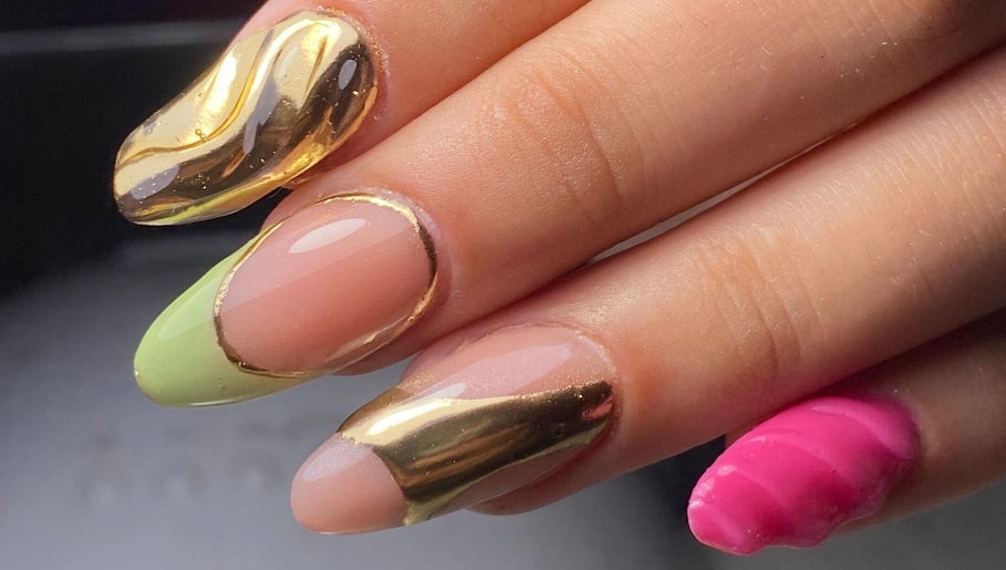 Arlette Montalvo Nails image 1