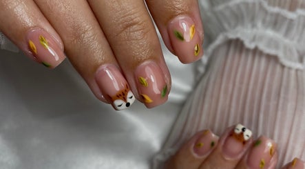 M.C Nails and beauty, bild 3