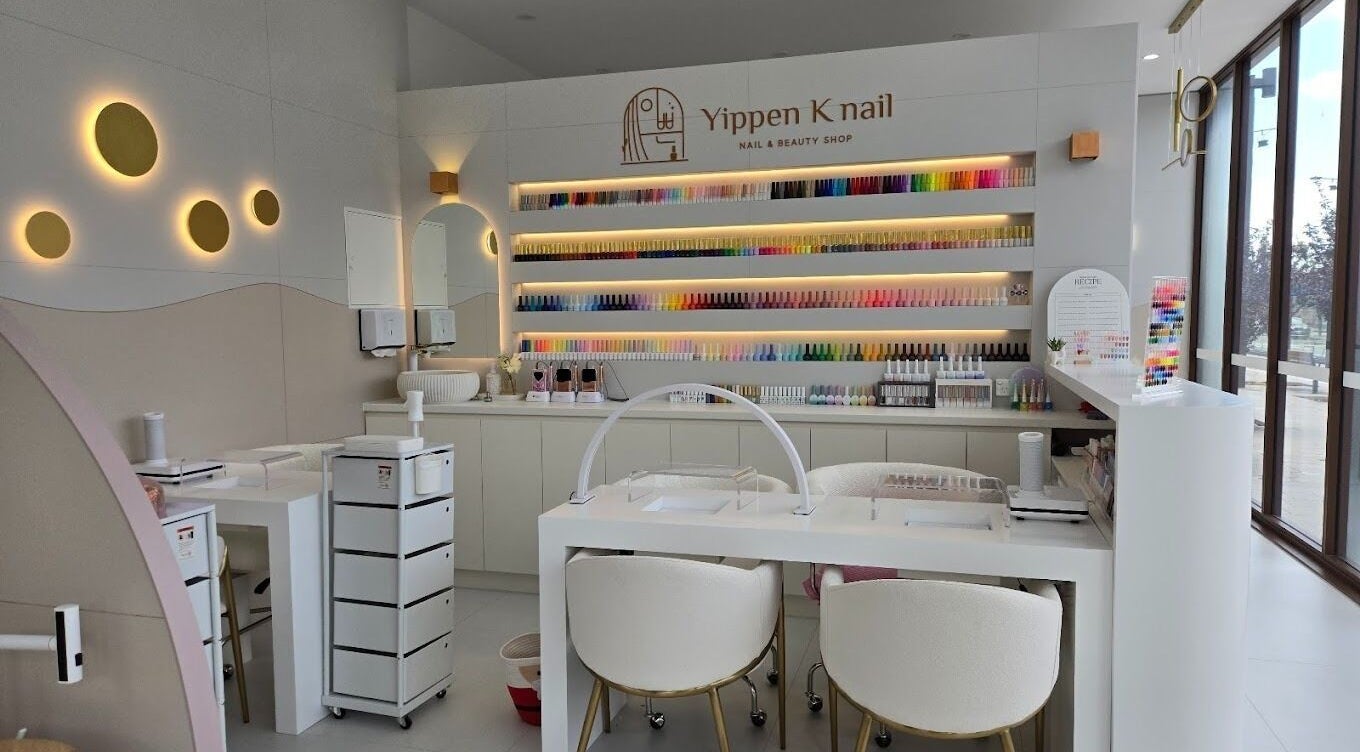 Yippen.Knail salon in Cherrybrook, New South Wales offers chic, modern nail and beauty services with a stylish interior.