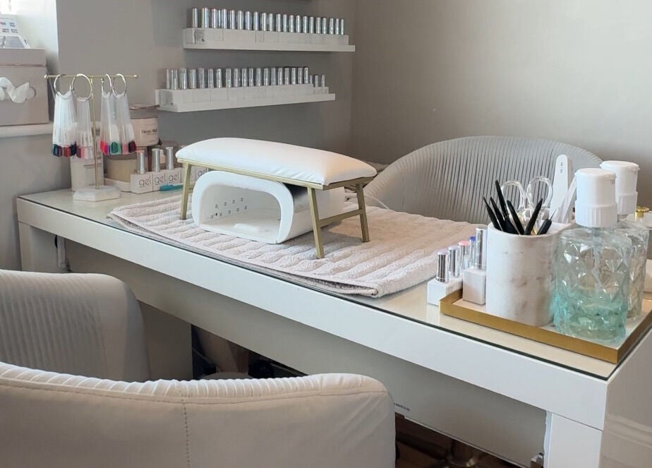 Rachael Ann Aesthetics & Beauty nail station in Harrogate, England, GB featuring a clean manicure setup.