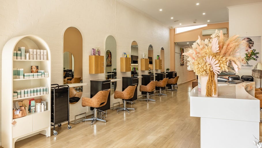 Volume Bloom Hair Studio image 1