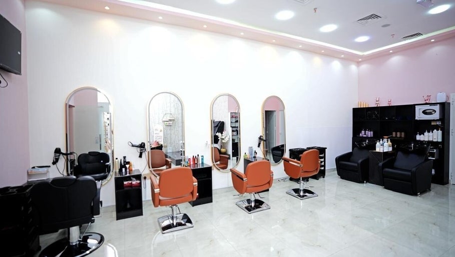 Dtangle Hair And Beauty Salon kép 1