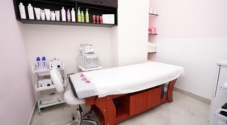 Dtangle Hair And Beauty Salon – kuva 2