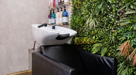 Image de Arcade Hair Salon 2