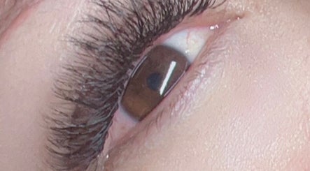 Mar lashes image 3