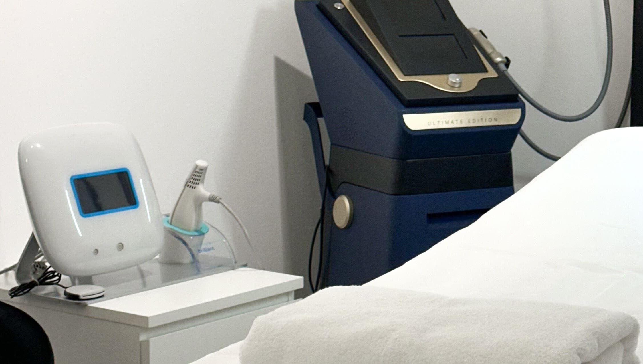 Moderne Kosmetikgeräte im Age-Stop Studio, Düsseldorf, Nordrhein-westfalen, DE