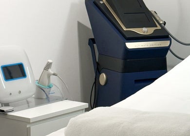 Moderne Kosmetikgeräte im Age-Stop Studio, Düsseldorf, Nordrhein-westfalen, DE