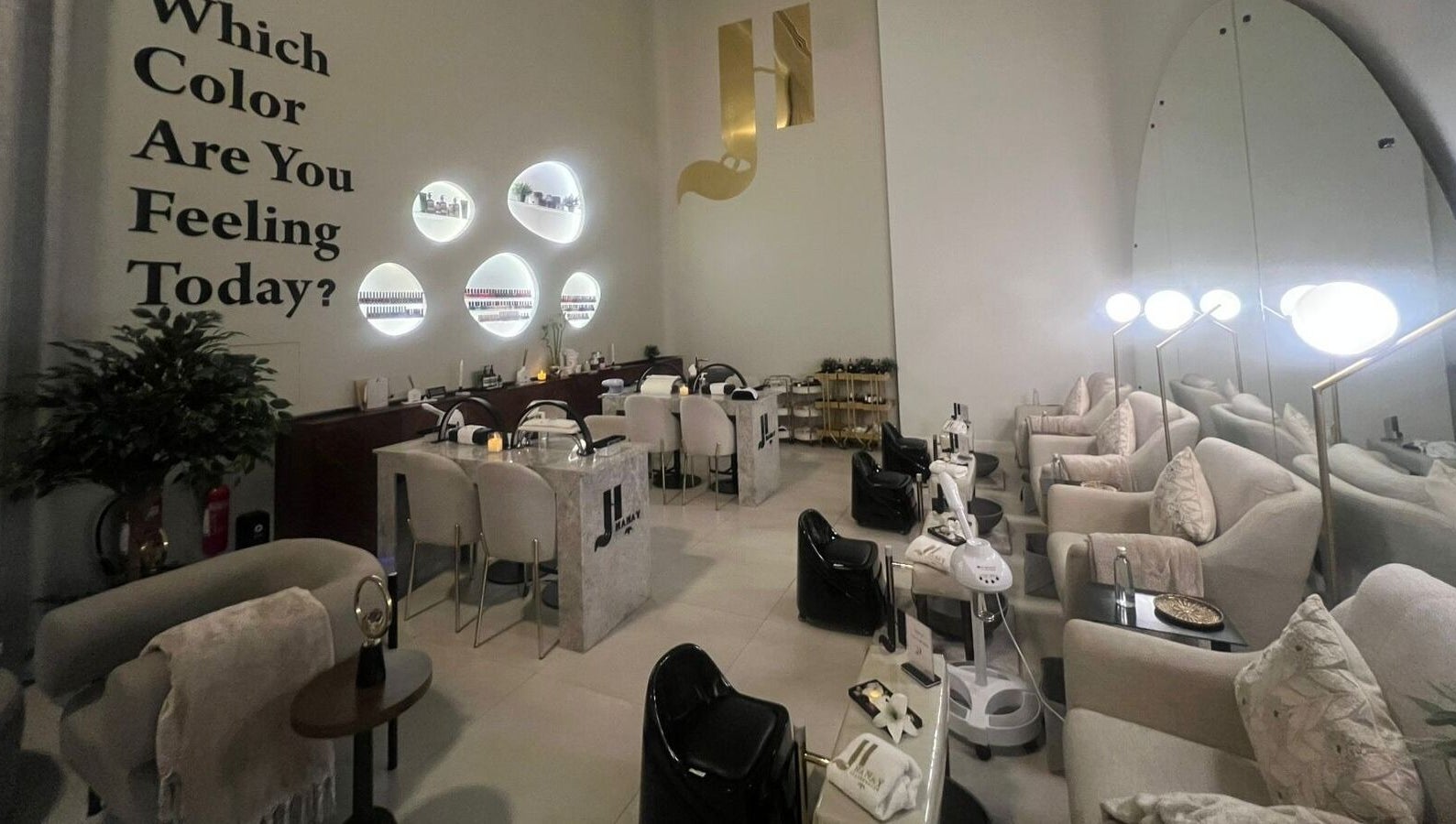 صالون هُناي سبا في الدمام يقدم أجواء هادئة وفخمة للعناية بالجمال، Eastern Province, SA.