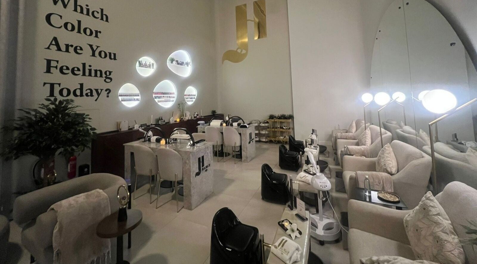 صالون هُناي سبا في الدمام يقدم أجواء هادئة وفخمة للعناية بالجمال، Eastern Province, SA.