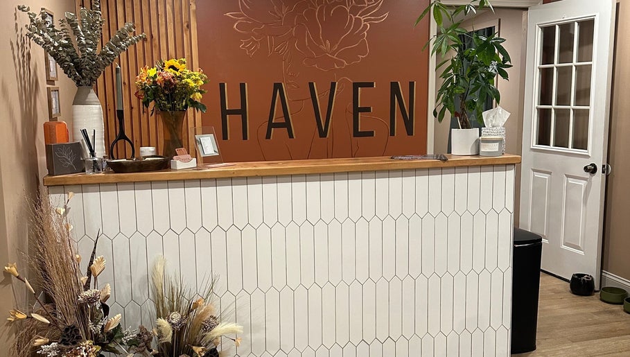 Reception area of Heather Schreiber in Niagara Falls, New York, US with modern decor and welcoming ambiance.