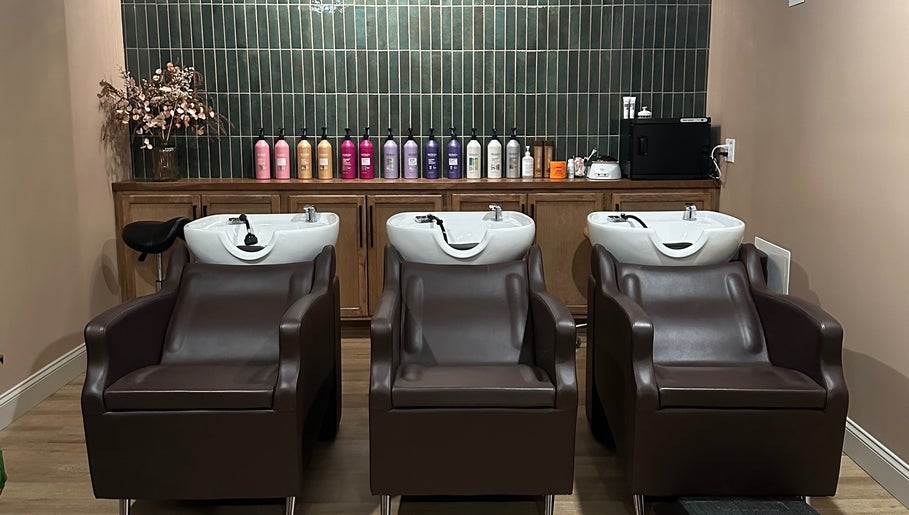 Luxurious salon wash stations at Heather Schreiber, Niagara Falls, New York, US.
