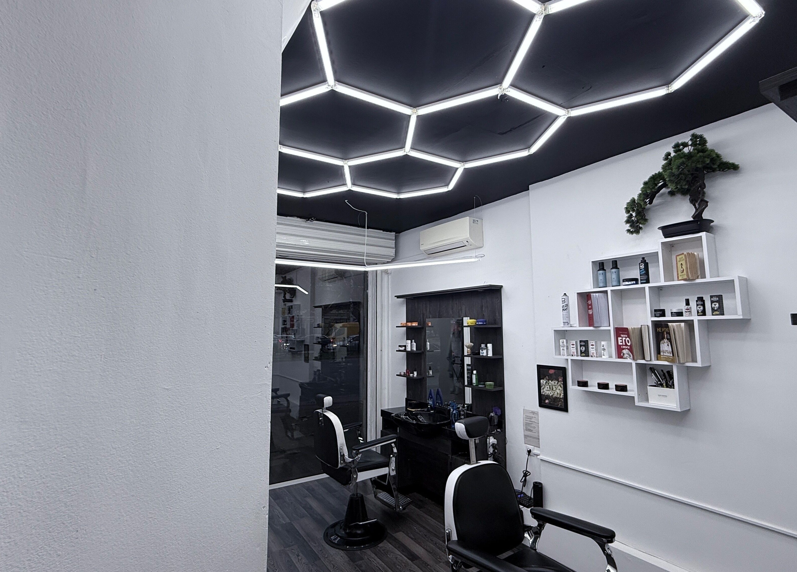 Интериор на Karagyozov Studio Plovdiv с модерно осветление, Plovdiv, Plovdiv, BG.