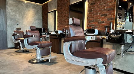 Stache & Co. Barbershop - Yas Island image 2